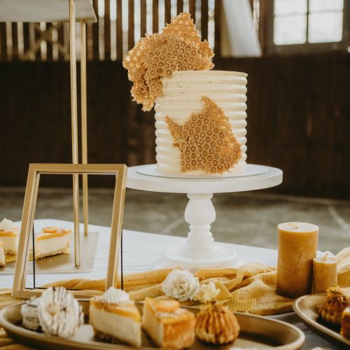 svatební dort a část sweet baru v Jakartovice