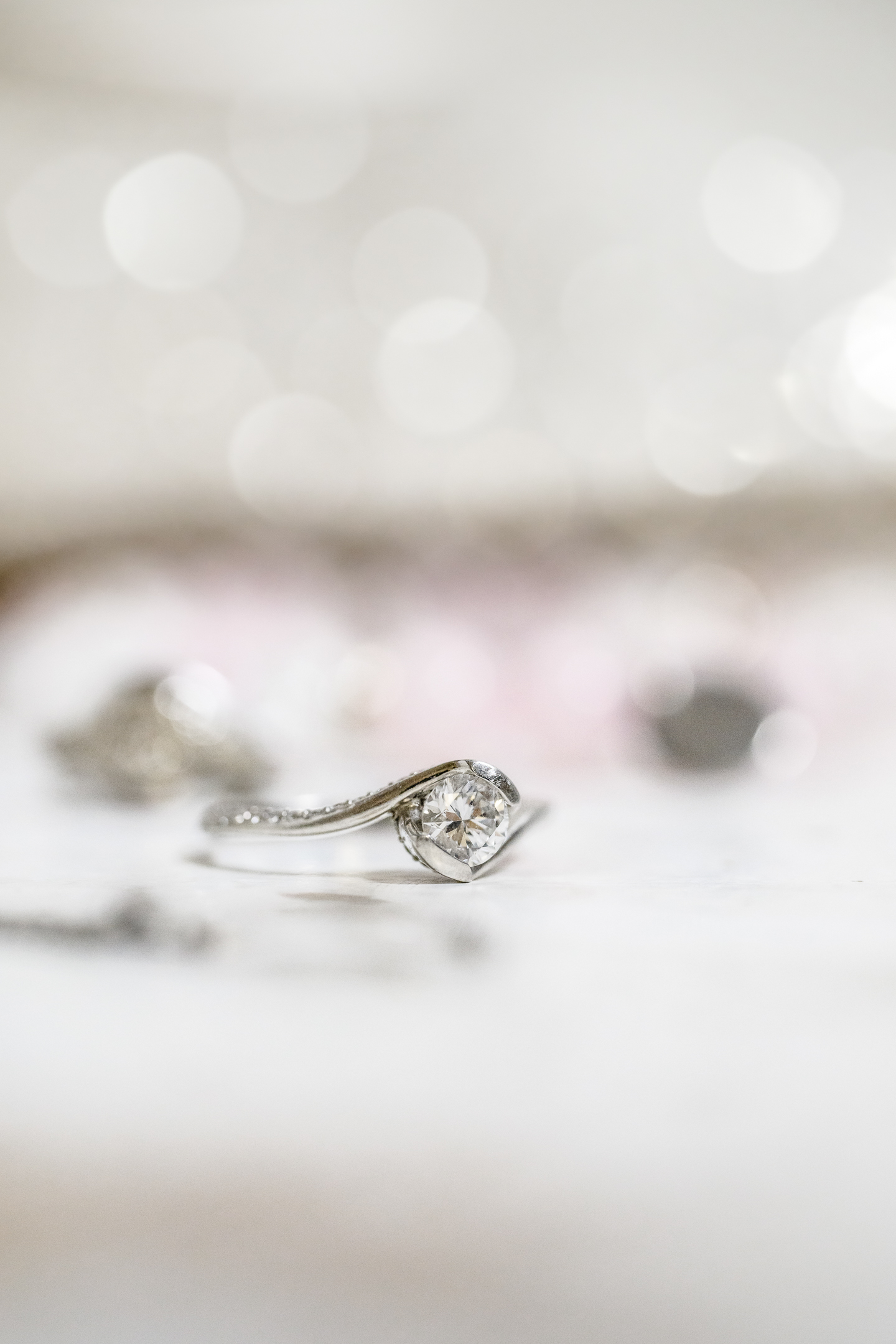 svatební prsten na pokoji v Resort Mlýn Černovice